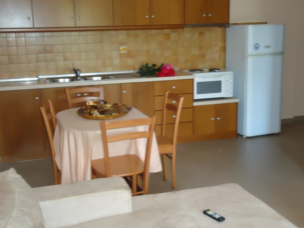 Almini Apartments Платария Екстериор снимка