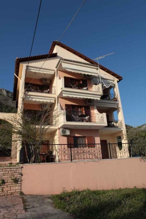 Almini Apartments Платария Екстериор снимка