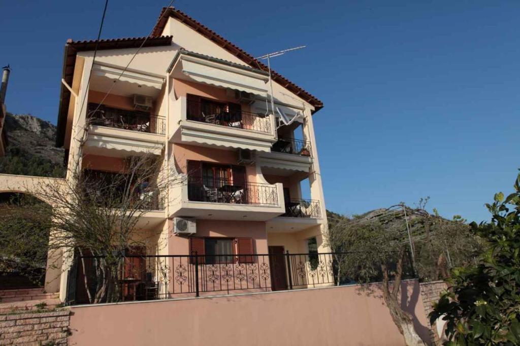 Almini Apartments Платария Екстериор снимка